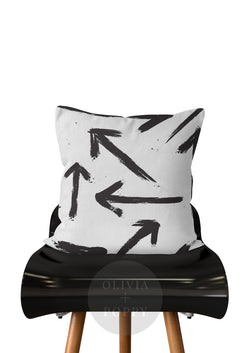 Arrows Pillow Black On White / 18 X 90% Feather 10% Down Insert Fabric